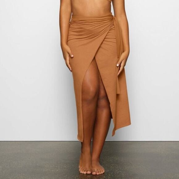 SKIMS Cover Ups Sarong Skirt Side Tie Maxi Swim Cover-Up in Ochre Tan NWT 4X - Picture 1 of 7